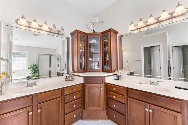 Building Photo - 1433 Basinger Ct