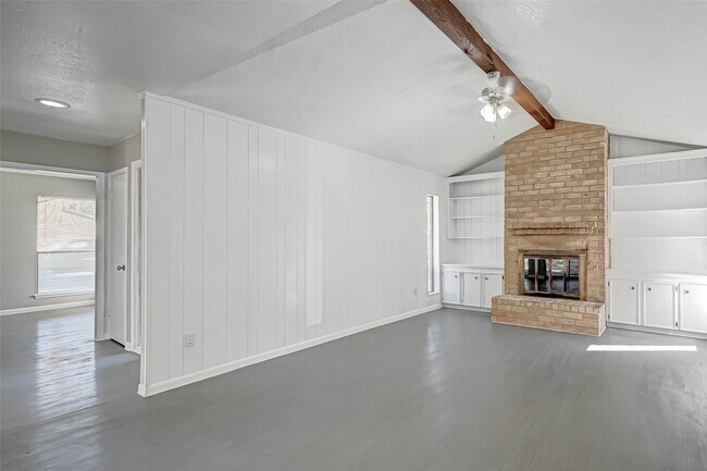 Building Photo - 4302 Wildacres Dr