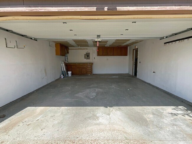 Building Photo - 2407 Arbor Cir