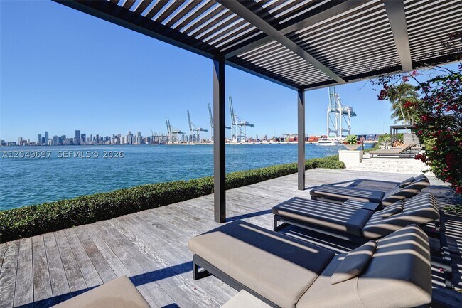 Building Photo - 5245 Fisher Island Dr