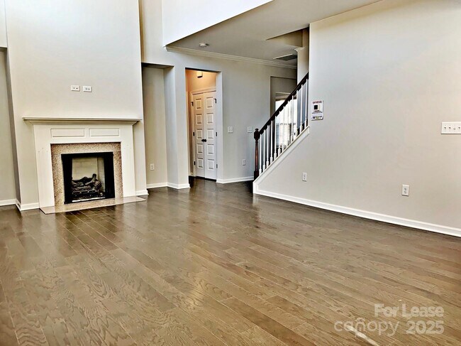 Building Photo - 7011 Kingfisher Way