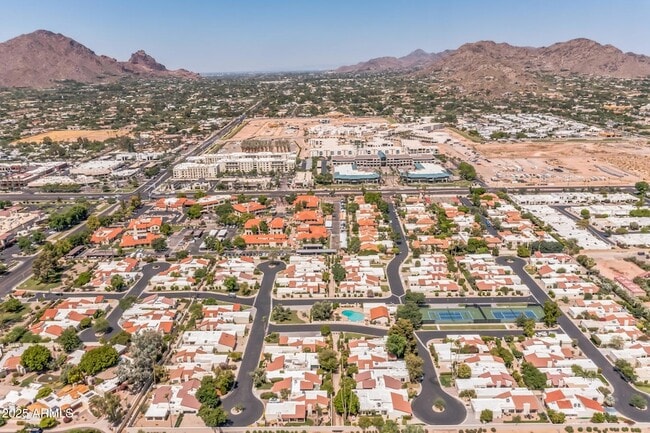Building Photo - 7322 E Sierra Vista Dr