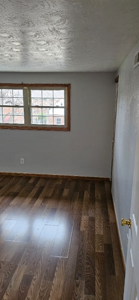 Building Photo - 1109 State St