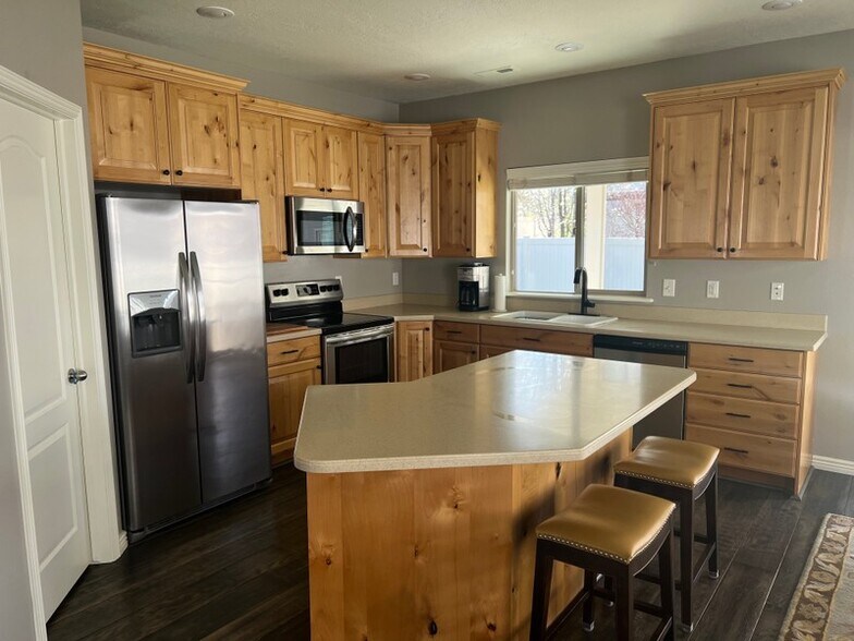 Building Photo - 761 Oak Green Dr
