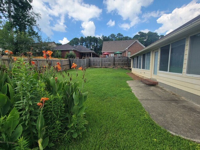 Building Photo - 2910 Pointewest Dr