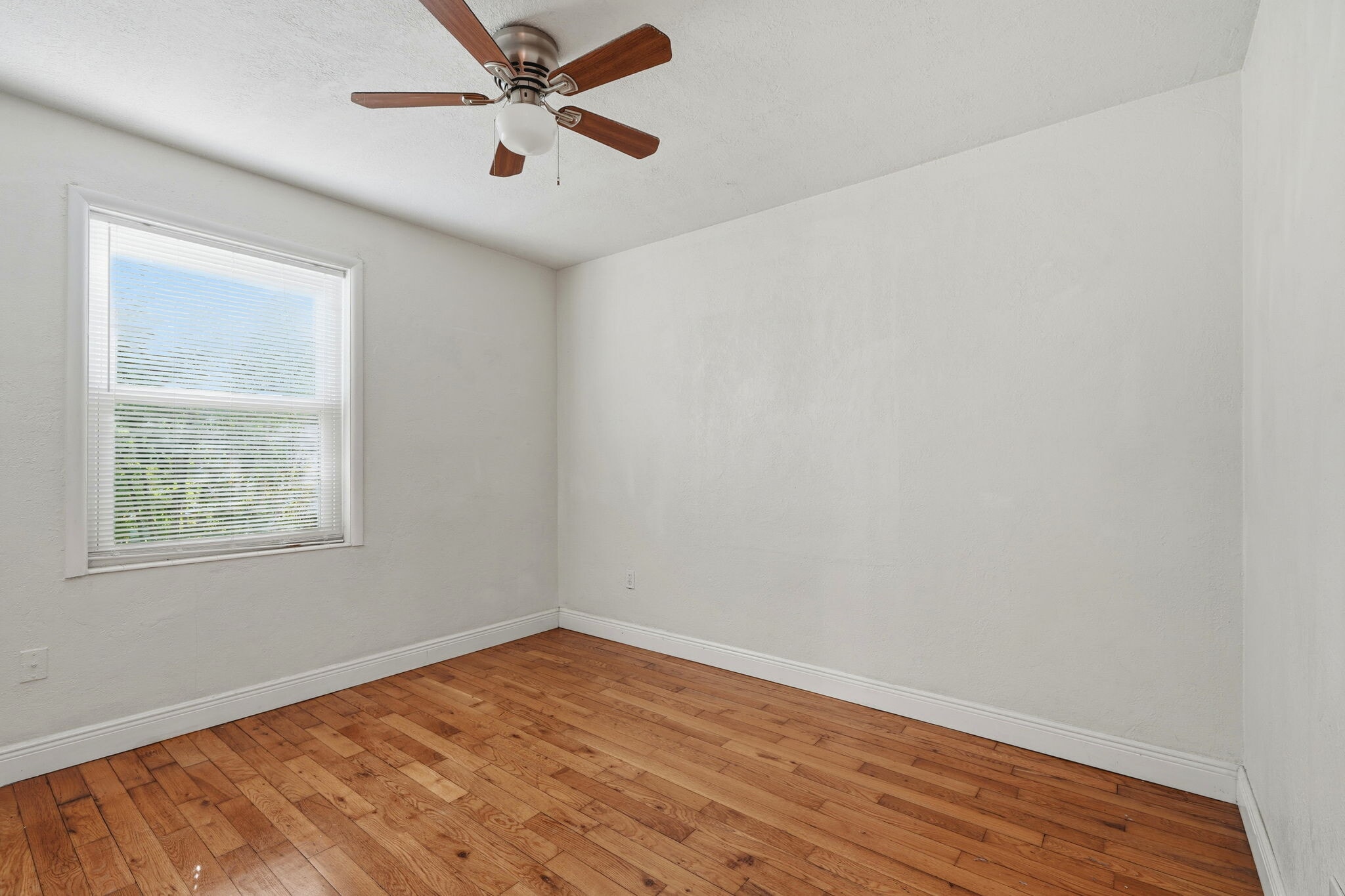 Building Photo - 2701 S Manhattan Ave