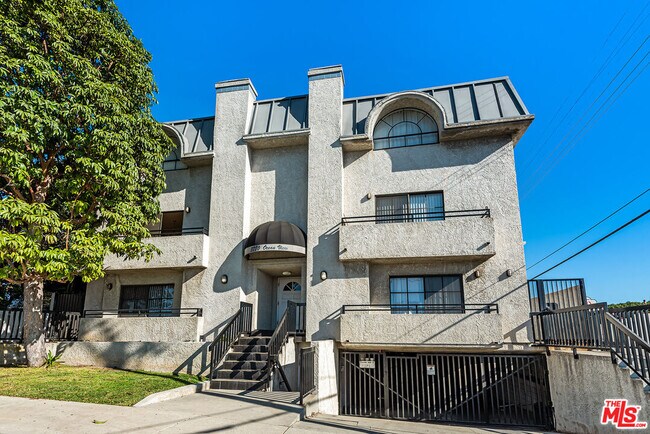 Building Photo - 3780 Ocean View Ave