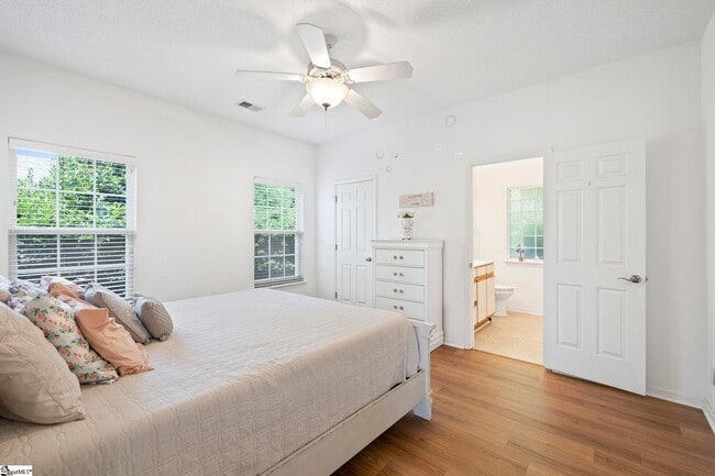 Building Photo - 317 N Sweetwater Hills Dr