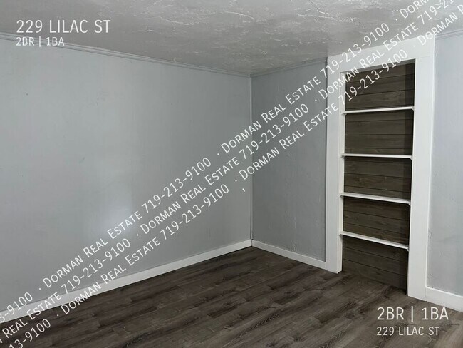 Building Photo - 229 Lilac St