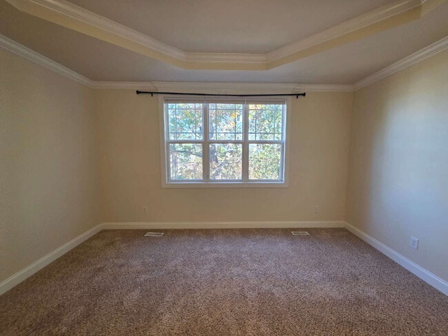 Building Photo - Spacious 4-Bedroom Home for Rent in Kings ...