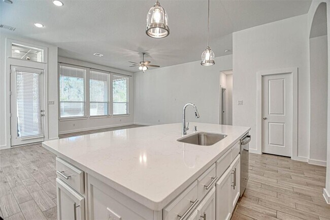 Building Photo - 17099 Crimson Crest Dr