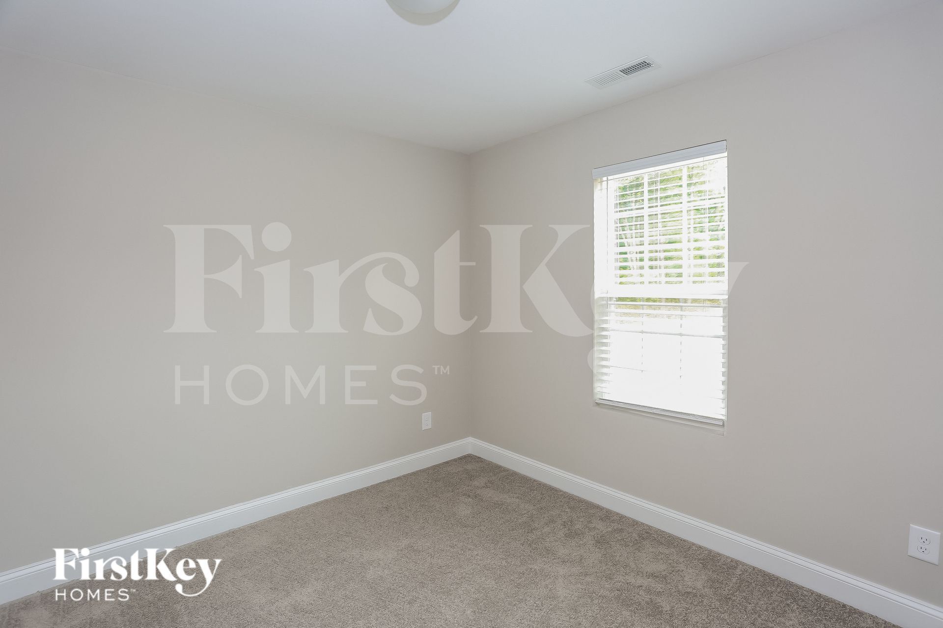 Building Photo - 2061 Samantha Dr