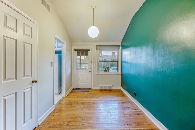 Building Photo - 2655 Whitewood St