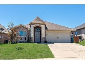Building Photo - 212 Creekwood Dr