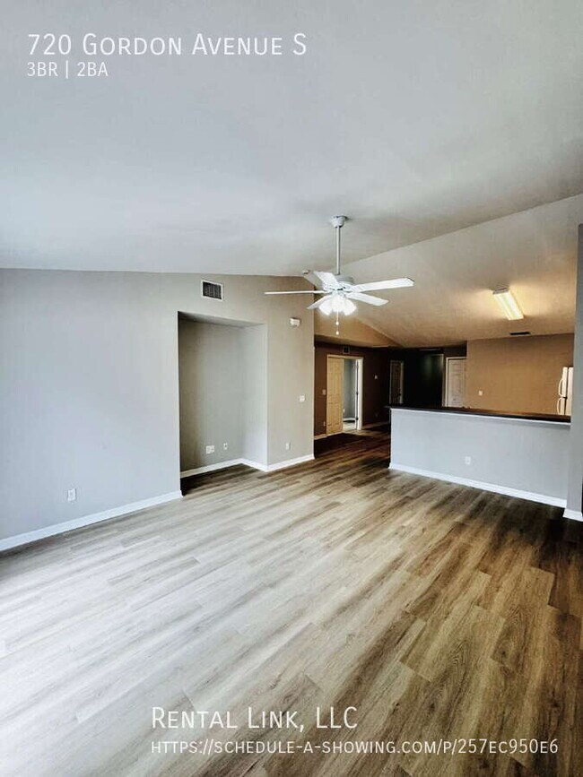 Building Photo - 720 Gordon Ave S