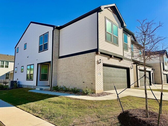 Building Photo - 2725 Woodall Dr