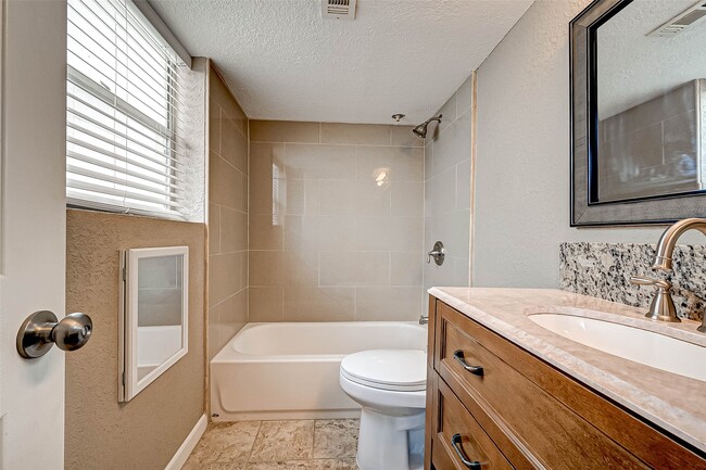 Building Photo - 2503 McCue Rd