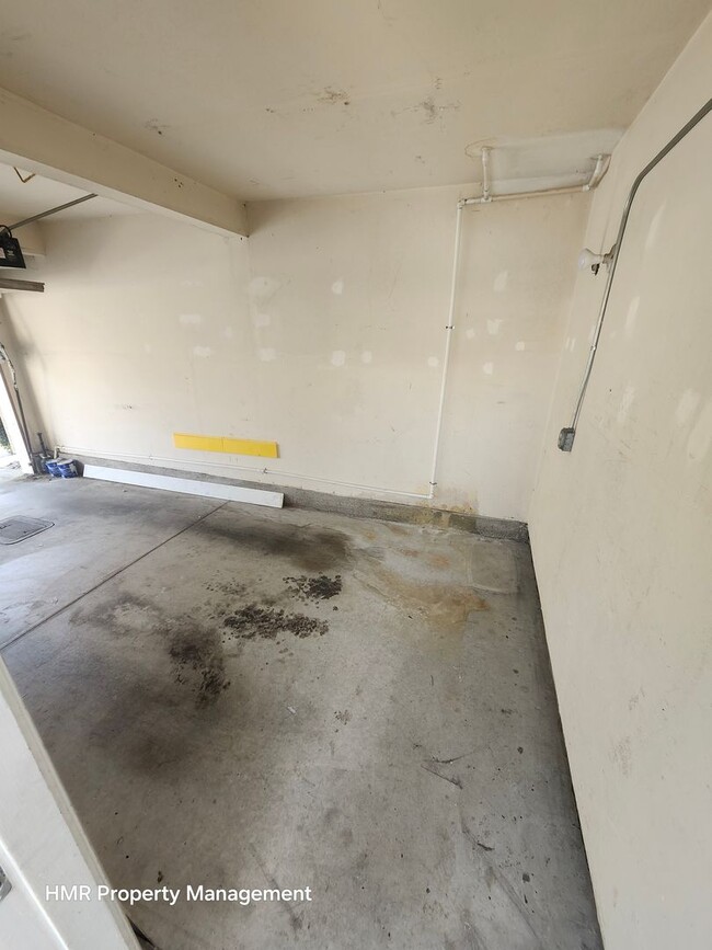 Building Photo - 2bed/2bath Condo near Victoria Gardens!