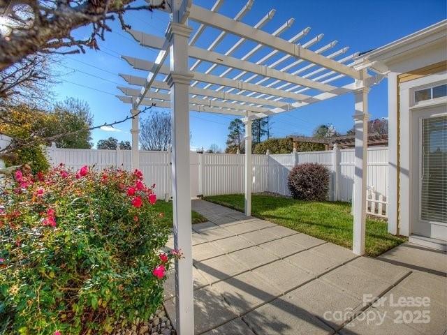 Building Photo - 3003 Colonel Springs Way