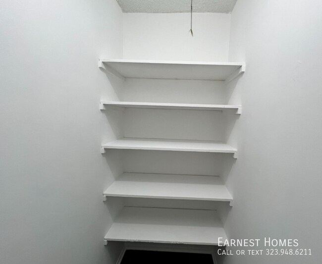 Building Photo - 5236 Kester Ave