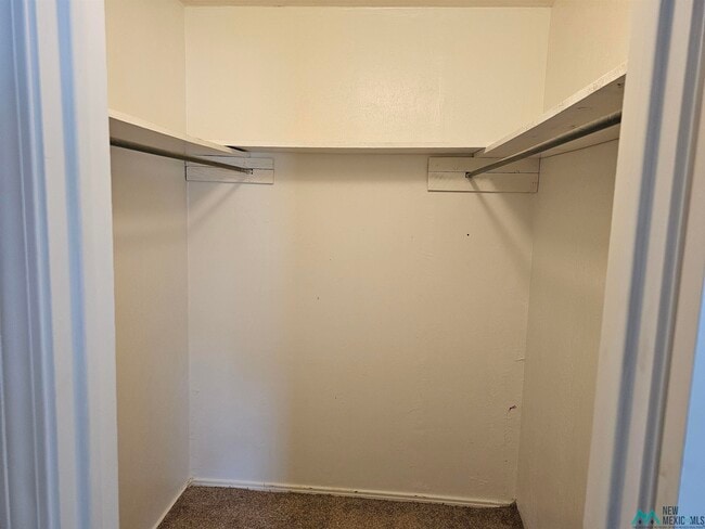Building Photo - 1301 N Oak St