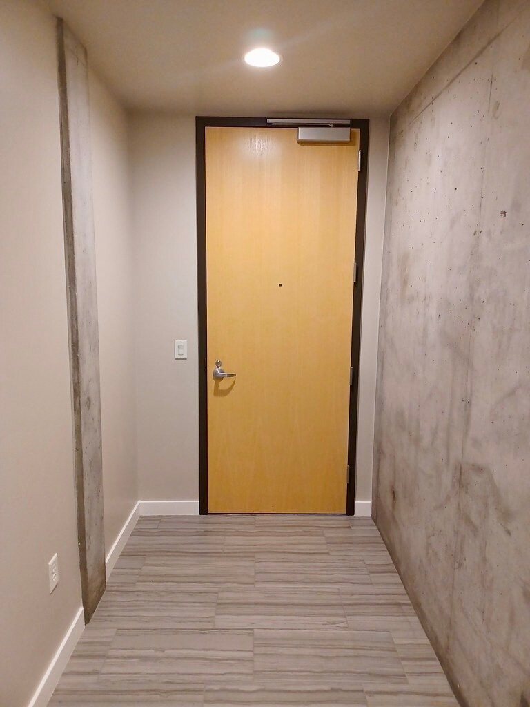 Building Photo - 353 E Bonneville Ave