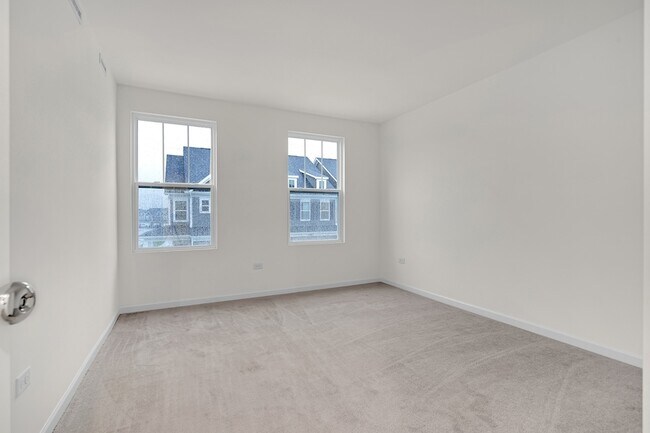 Building Photo - 5913 Hawkweed Dr