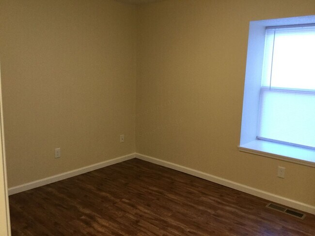 Building Photo - Table Rock Apartments