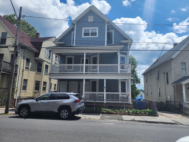 Primary Photo - 120 Easton Ave