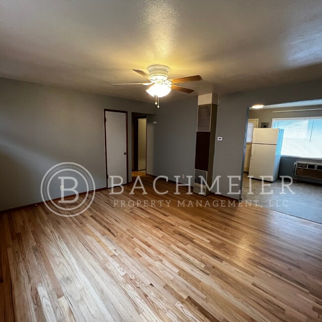 Building Photo - 405 SE 18th St