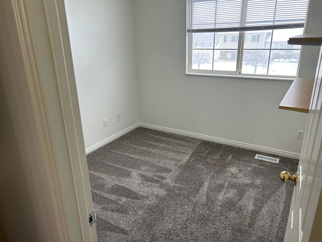 Building Photo - 2991 E 1610 S