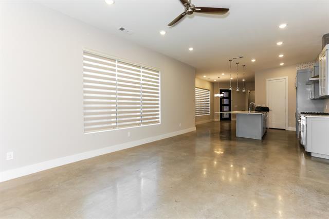 Building Photo - 2343 Vagas St