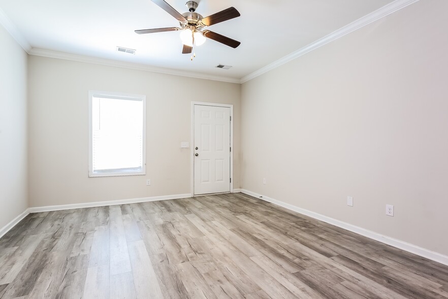 Building Photo - 136 Highland Park Ct