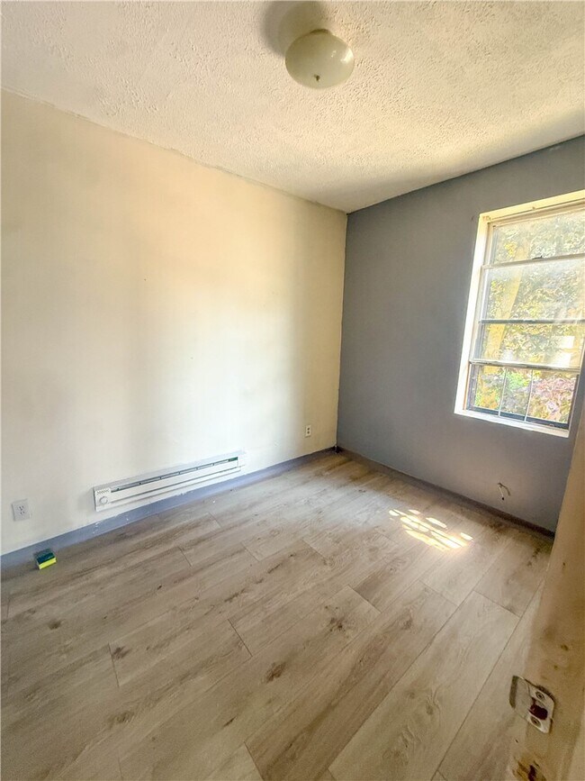 Building Photo - 308 Reynolds St