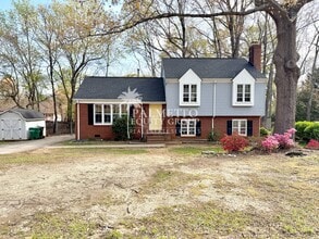 Building Photo - 2210 Waynick St