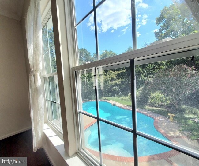 Building Photo - 20960 Capilano Ct