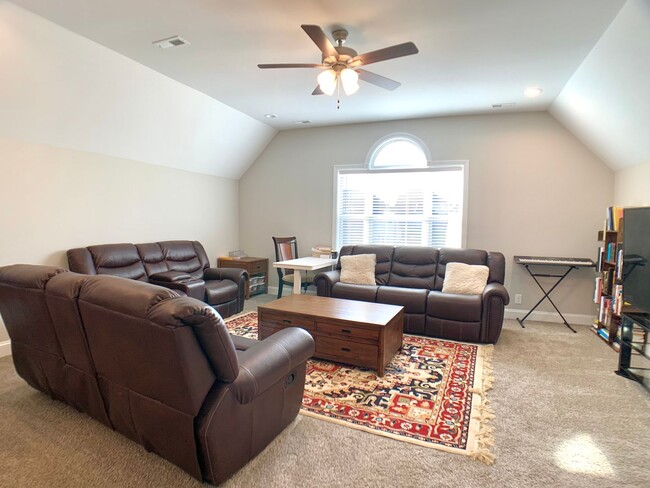 Building Photo - 260 Bluebriar Trace