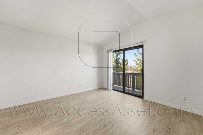 Building Photo - 15630 Half Moon Dr