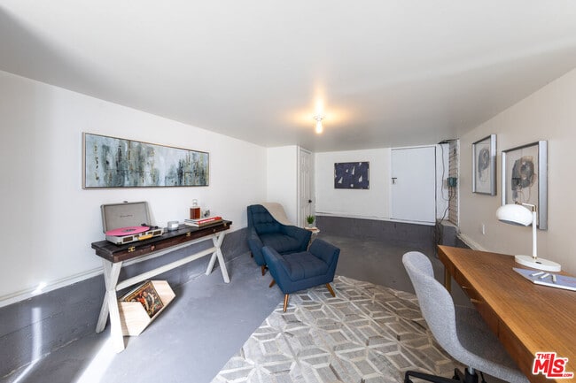 Building Photo - 3766 Valleybrink Rd