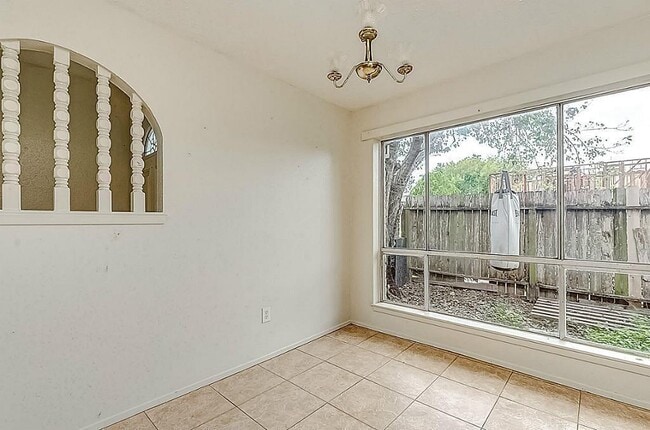 Building Photo - 13159 High Star Dr