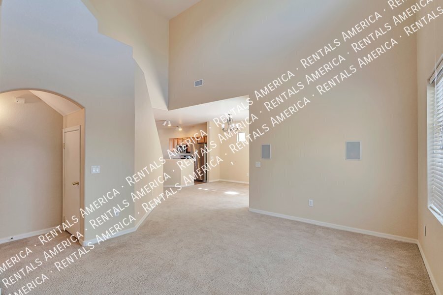 Building Photo - 50 E Camino Limon Verde