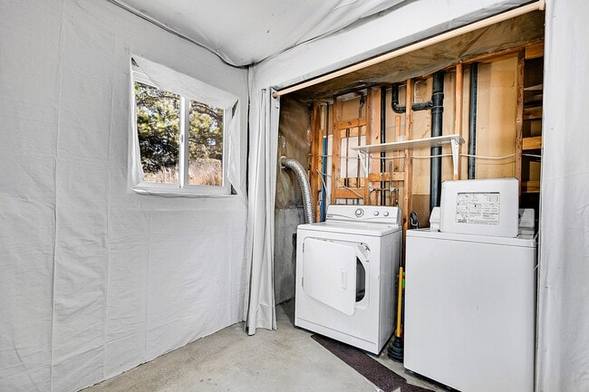 Building Photo - 26172 Center Dr