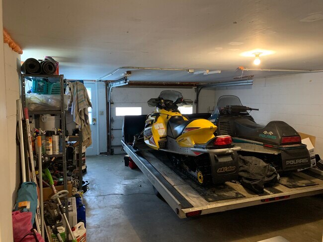 Building Photo - 854 8th Ave S