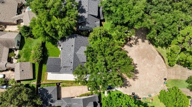 Building Photo - 2830 Triway Ln