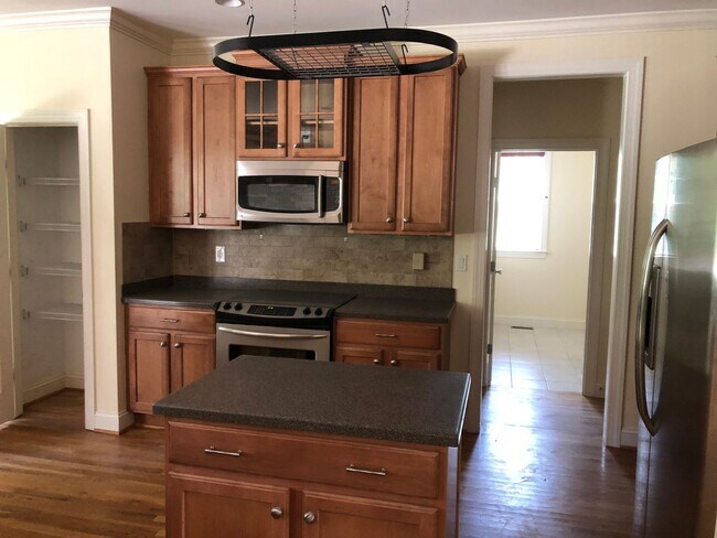 Building Photo - 5707 Sentinel Ln