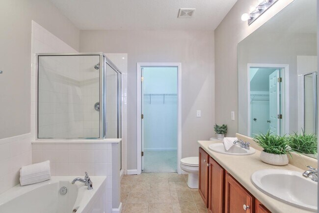 Building Photo - 4150 Four Oaks Blvd