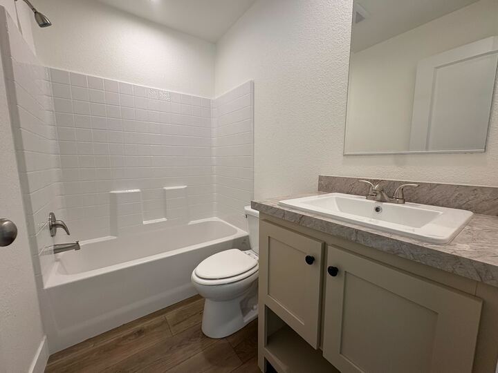 Building Photo - 2060 N Center St