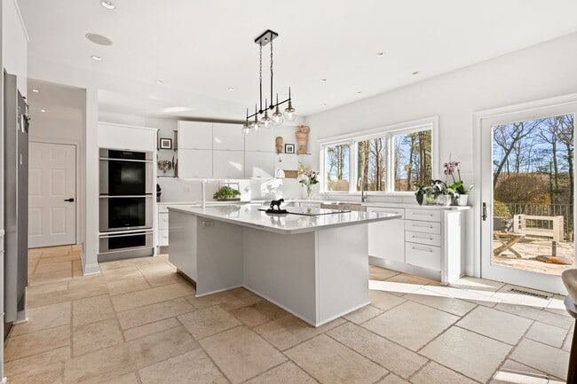 Building Photo - 367 Riversville Rd