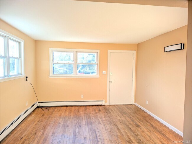 Building Photo - 1521 NY-208