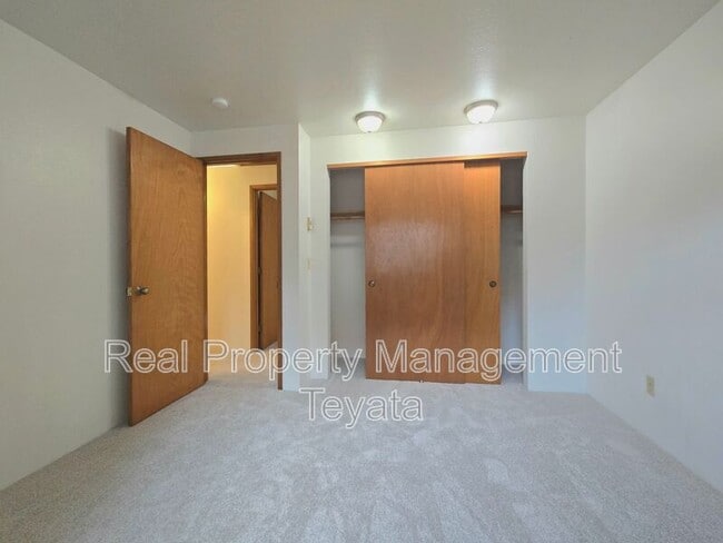 Building Photo - 1121 21st St